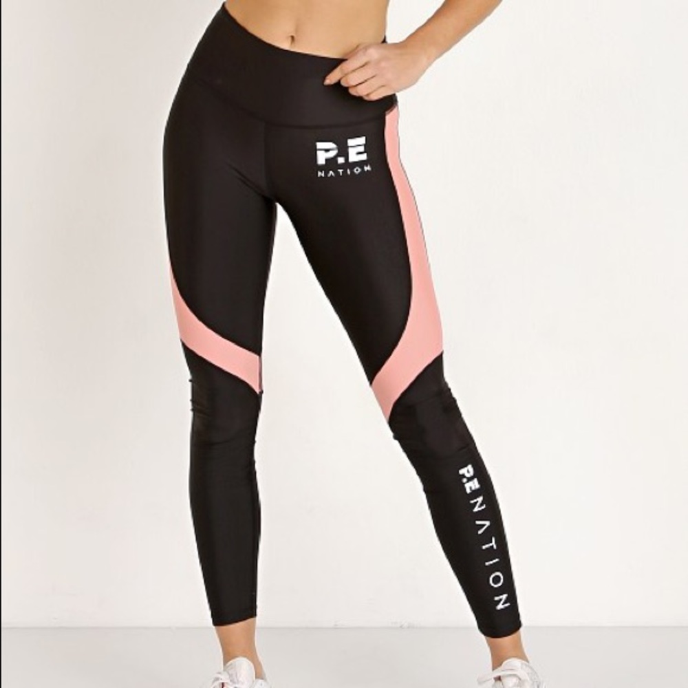 PE NATION - The Chasse Legging Black/Salmon
